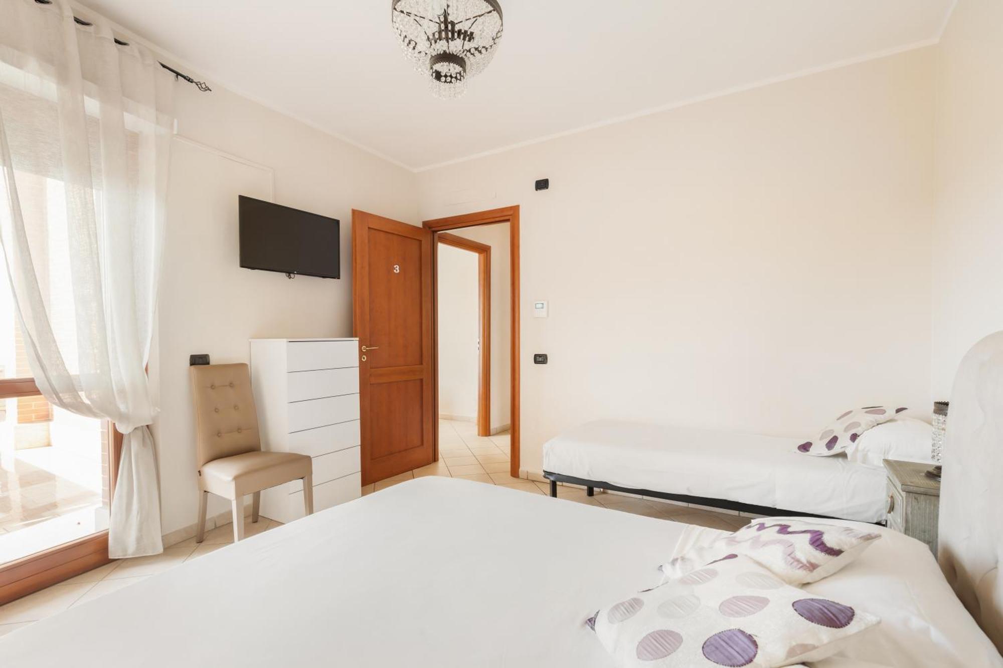 Giramondo Guest House فيوميتشينو المظهر الخارجي الصورة