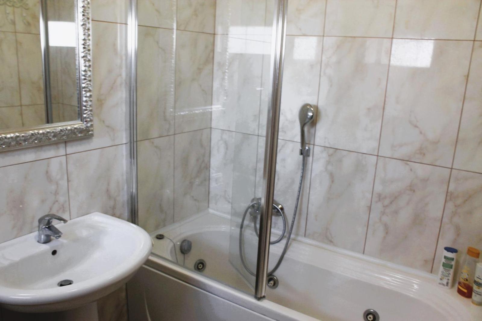 Giramondo Guest House فيوميتشينو المظهر الخارجي الصورة